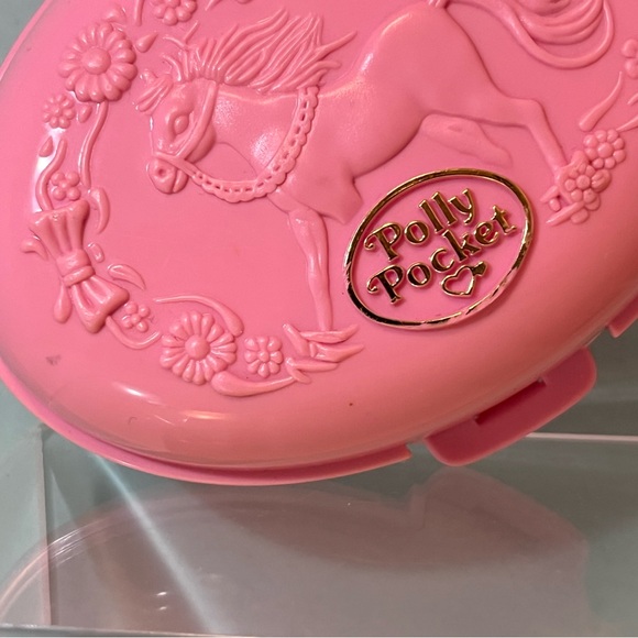 Vintage Polly Pocket 1995 Shetland Pony Stables, near complete! - Picture 7 of 7